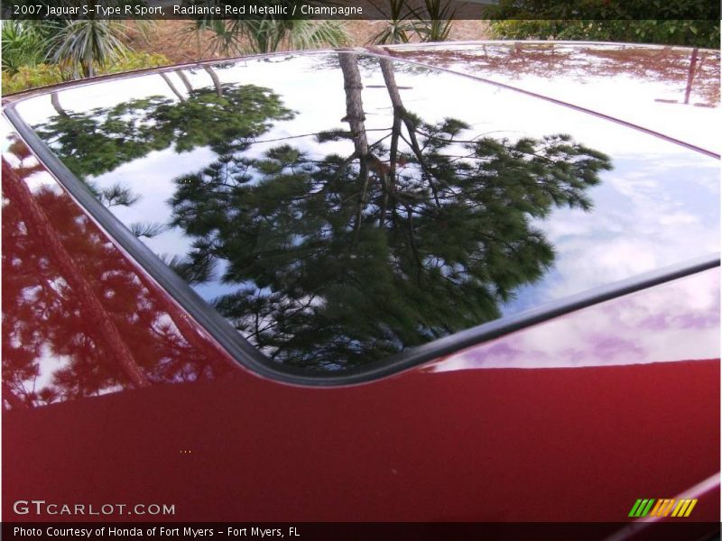 Sunroof of 2007 S-Type R Sport