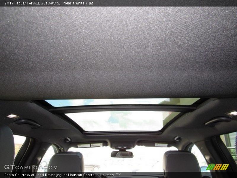 Sunroof of 2017 F-PACE 35t AWD S