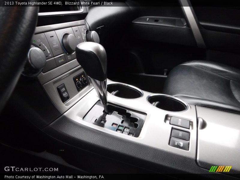 Blizzard White Pearl / Black 2013 Toyota Highlander SE 4WD