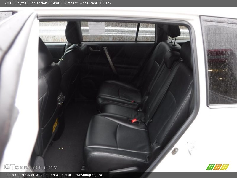 Blizzard White Pearl / Black 2013 Toyota Highlander SE 4WD