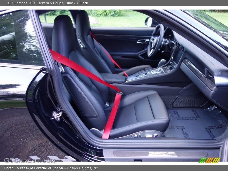 Front Seat of 2017 911 Carrera S Coupe
