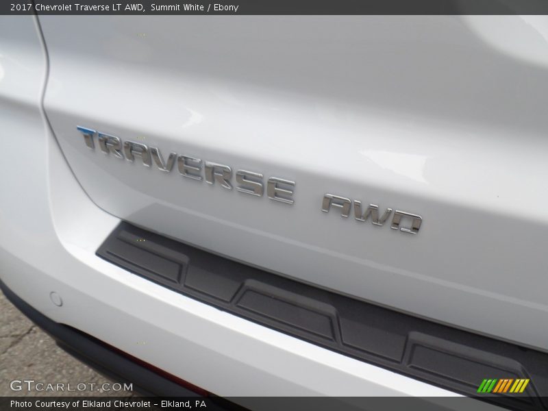 Summit White / Ebony 2017 Chevrolet Traverse LT AWD