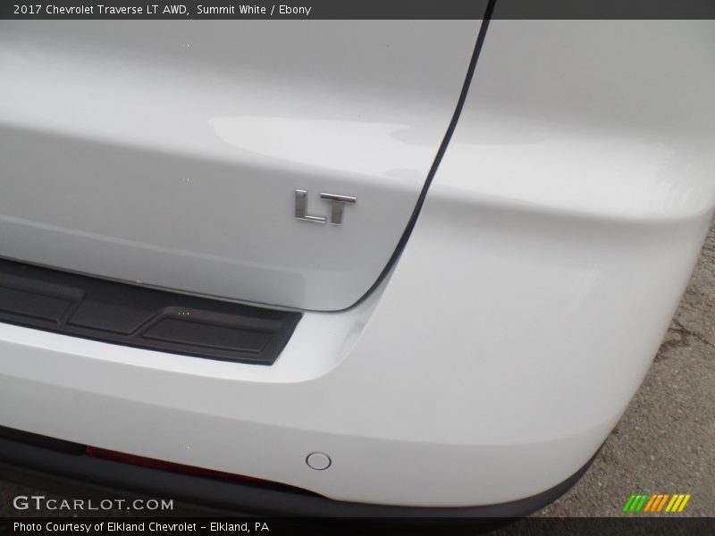 Summit White / Ebony 2017 Chevrolet Traverse LT AWD