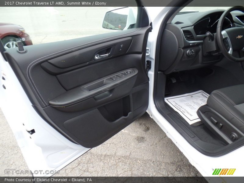 Summit White / Ebony 2017 Chevrolet Traverse LT AWD