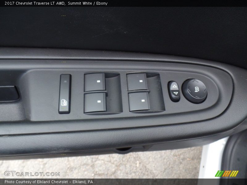 Summit White / Ebony 2017 Chevrolet Traverse LT AWD