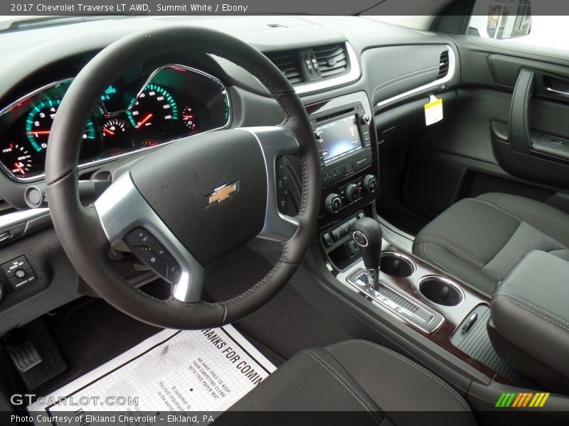 Summit White / Ebony 2017 Chevrolet Traverse LT AWD