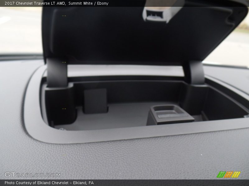 Summit White / Ebony 2017 Chevrolet Traverse LT AWD