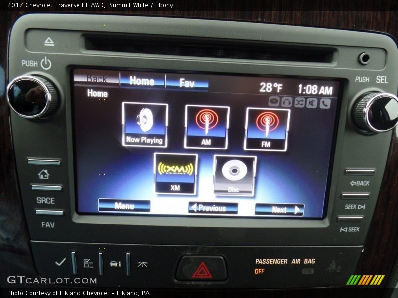 Summit White / Ebony 2017 Chevrolet Traverse LT AWD