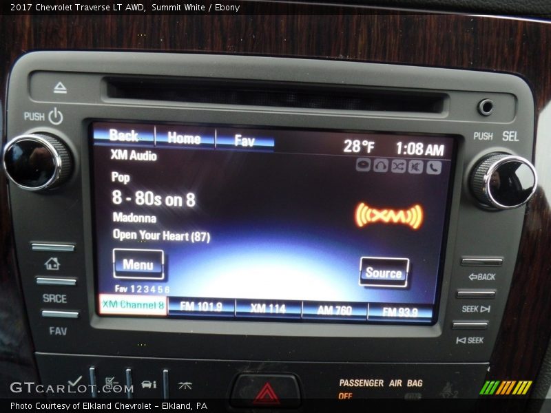 Summit White / Ebony 2017 Chevrolet Traverse LT AWD