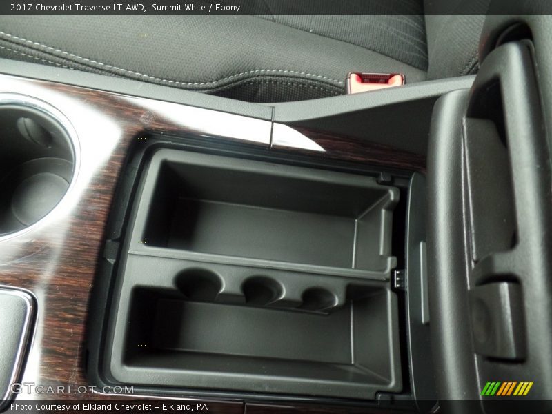 Summit White / Ebony 2017 Chevrolet Traverse LT AWD