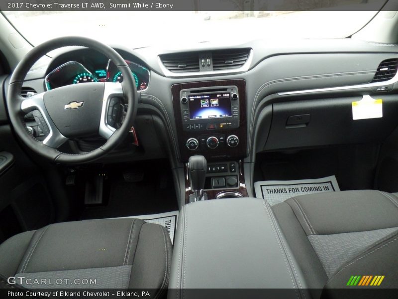 Summit White / Ebony 2017 Chevrolet Traverse LT AWD