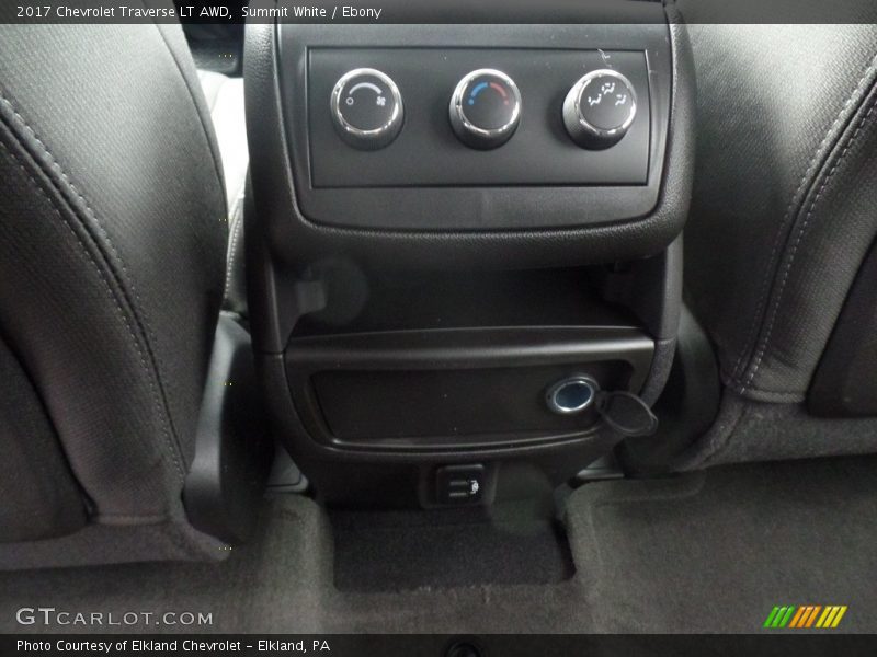 Summit White / Ebony 2017 Chevrolet Traverse LT AWD