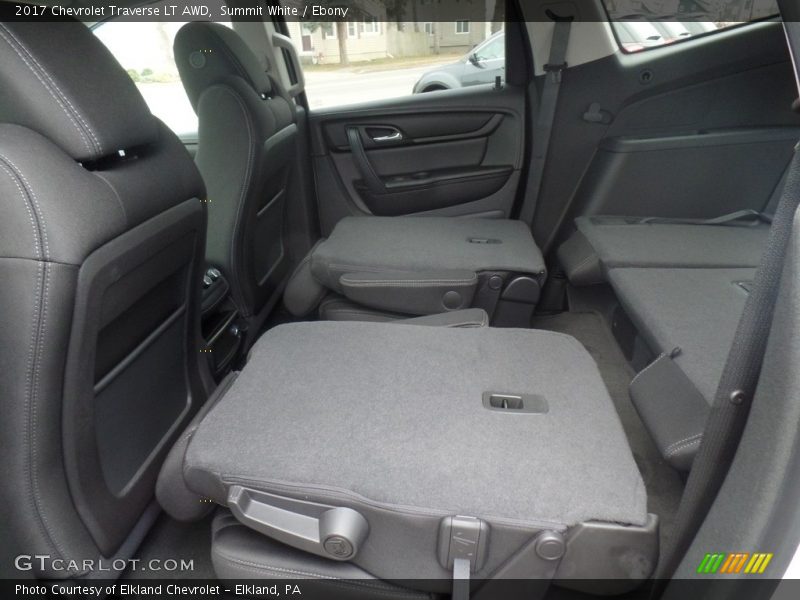 Summit White / Ebony 2017 Chevrolet Traverse LT AWD