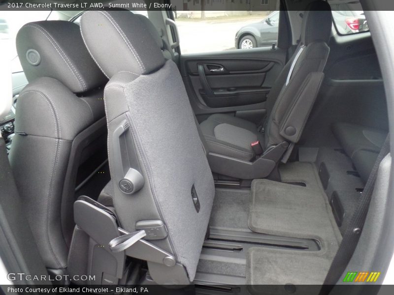 Summit White / Ebony 2017 Chevrolet Traverse LT AWD
