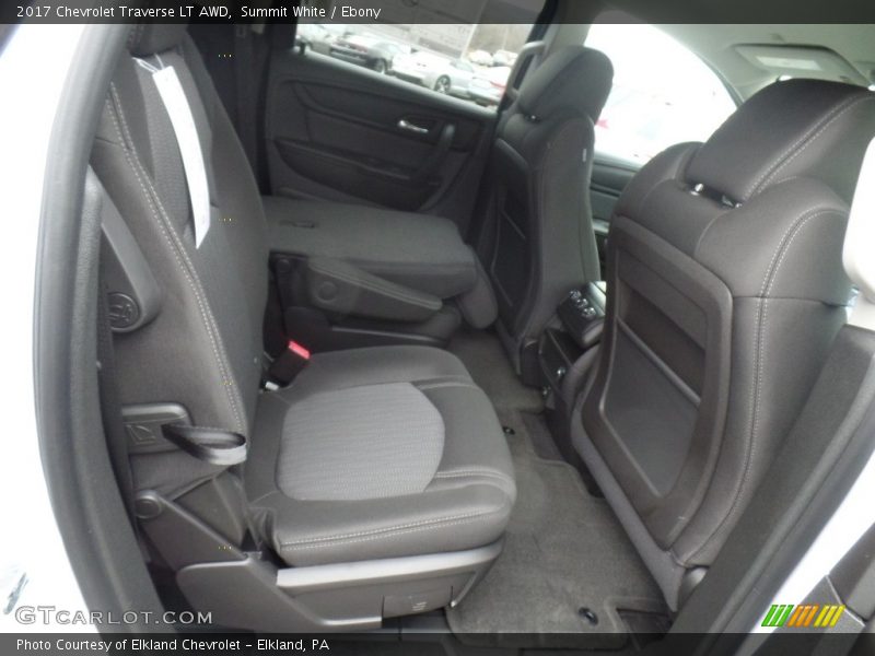 Summit White / Ebony 2017 Chevrolet Traverse LT AWD