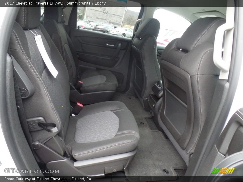 Summit White / Ebony 2017 Chevrolet Traverse LT AWD