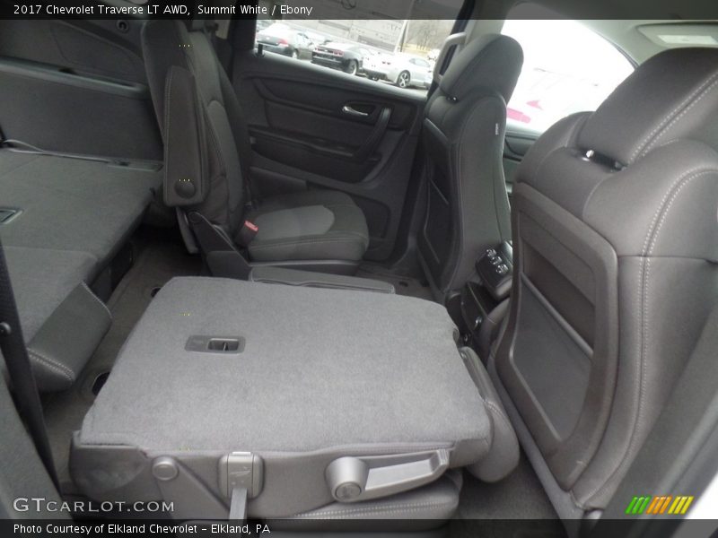 Summit White / Ebony 2017 Chevrolet Traverse LT AWD