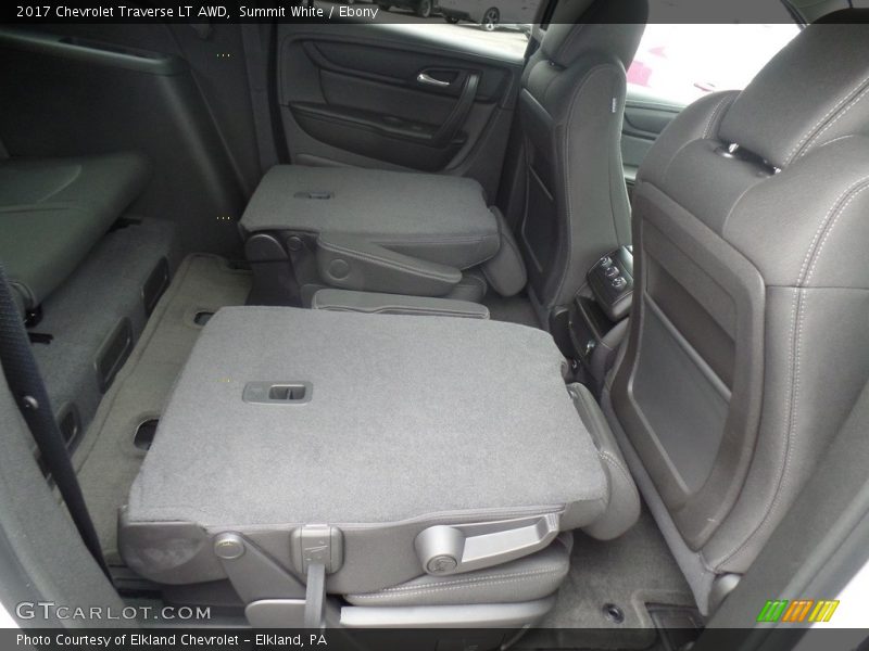 Summit White / Ebony 2017 Chevrolet Traverse LT AWD