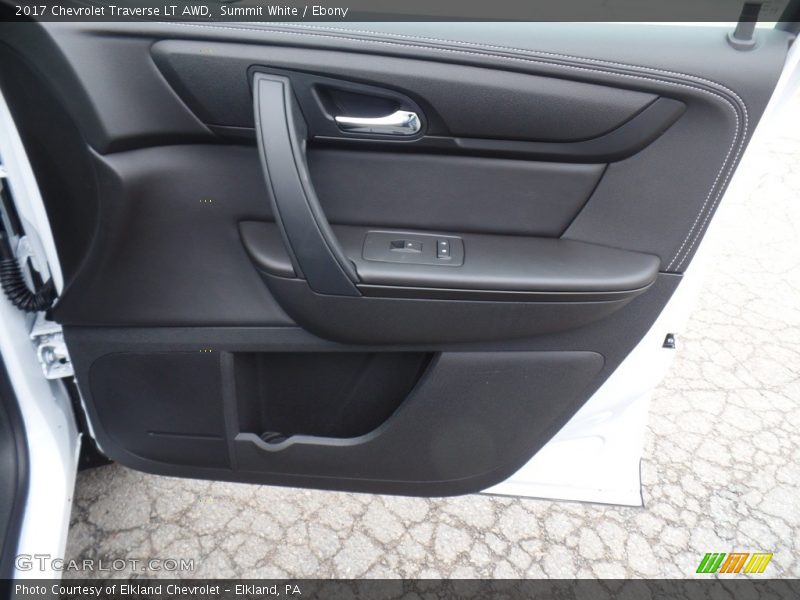 Summit White / Ebony 2017 Chevrolet Traverse LT AWD