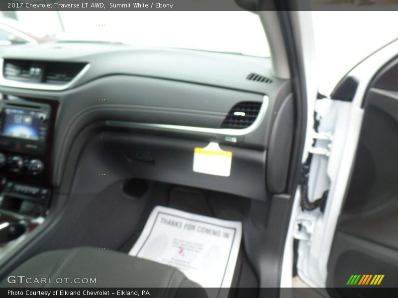 Summit White / Ebony 2017 Chevrolet Traverse LT AWD