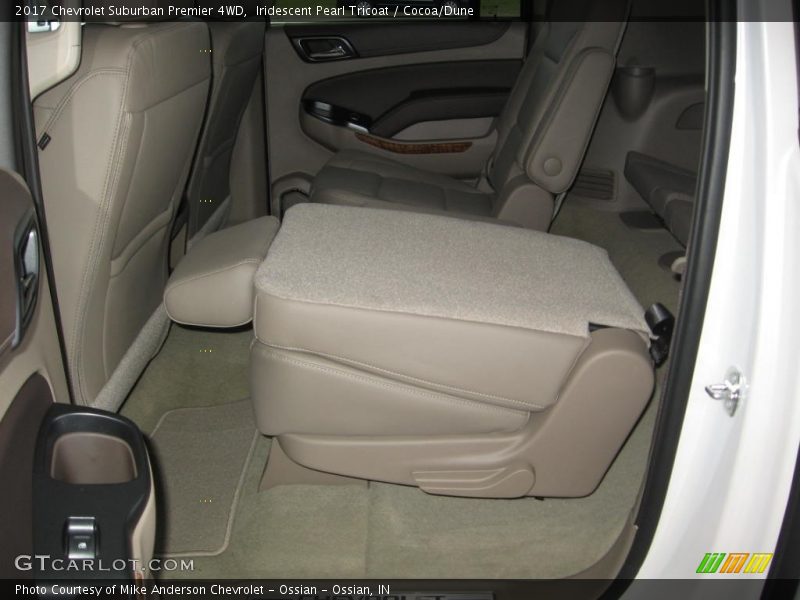 Iridescent Pearl Tricoat / Cocoa/Dune 2017 Chevrolet Suburban Premier 4WD