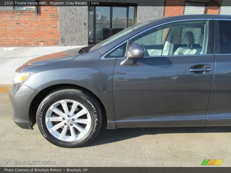 Magnetic Gray Metallic / Ivory 2010 Toyota Venza AWD