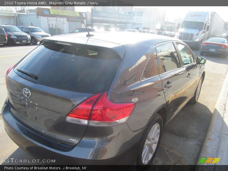 Magnetic Gray Metallic / Ivory 2010 Toyota Venza AWD