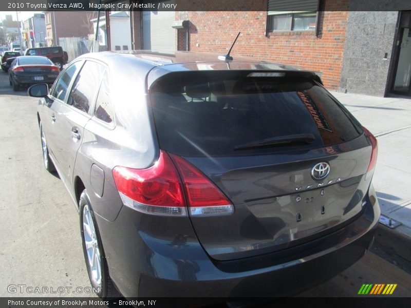 Magnetic Gray Metallic / Ivory 2010 Toyota Venza AWD
