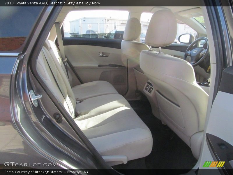 Magnetic Gray Metallic / Ivory 2010 Toyota Venza AWD