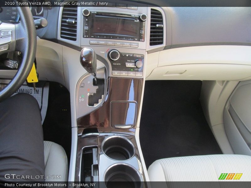 Magnetic Gray Metallic / Ivory 2010 Toyota Venza AWD