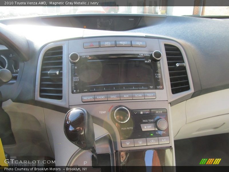 Magnetic Gray Metallic / Ivory 2010 Toyota Venza AWD