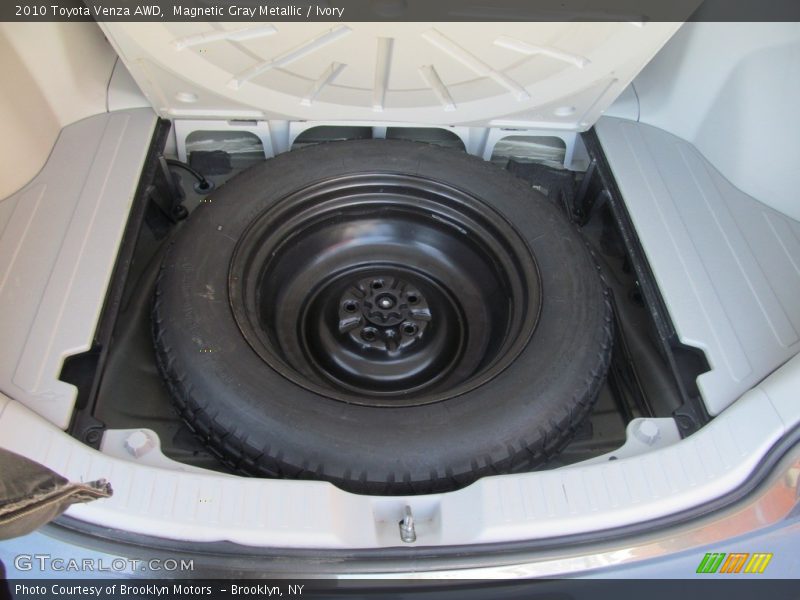 Magnetic Gray Metallic / Ivory 2010 Toyota Venza AWD