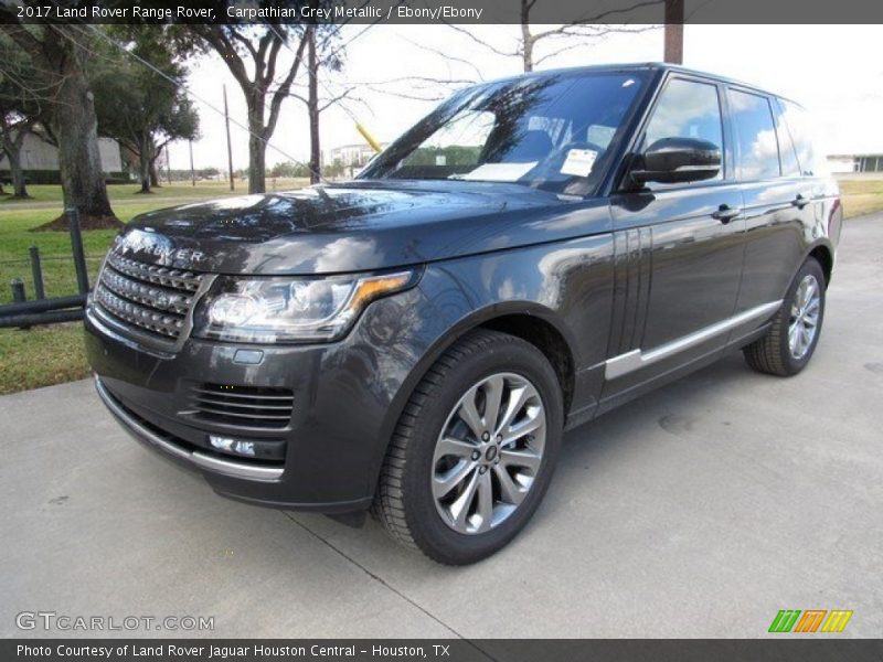 Front 3/4 View of 2017 Range Rover 