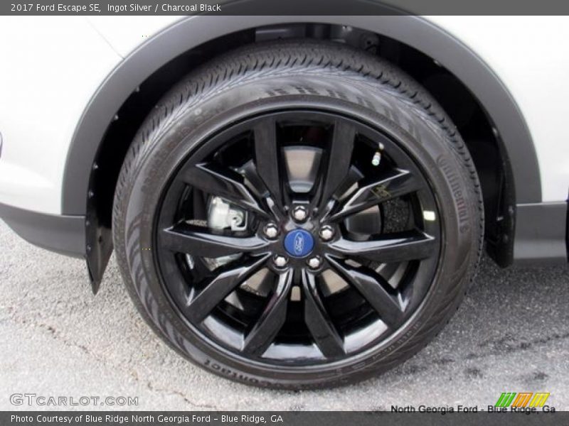 Ingot Silver / Charcoal Black 2017 Ford Escape SE