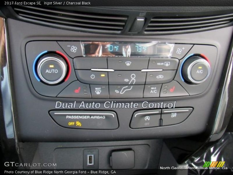 Ingot Silver / Charcoal Black 2017 Ford Escape SE