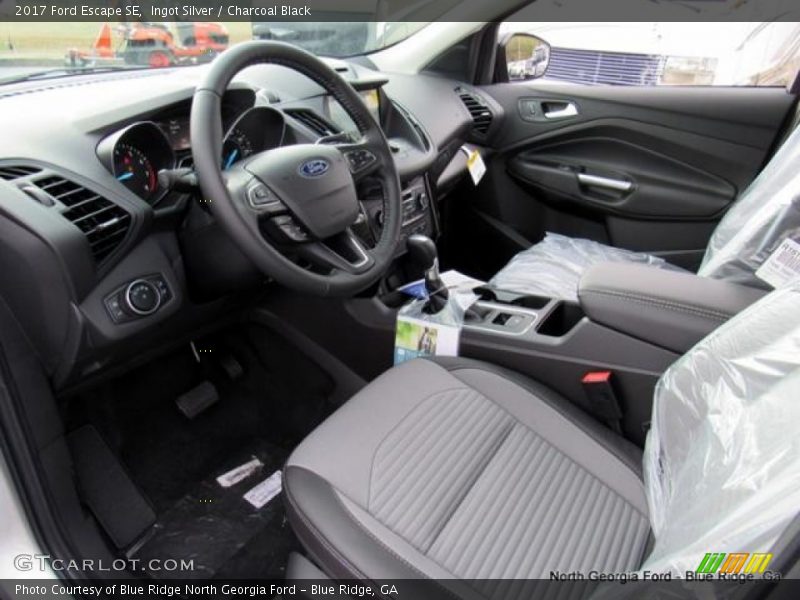 Ingot Silver / Charcoal Black 2017 Ford Escape SE
