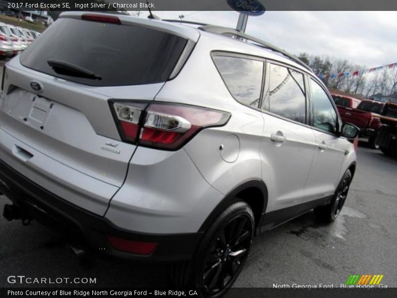 Ingot Silver / Charcoal Black 2017 Ford Escape SE