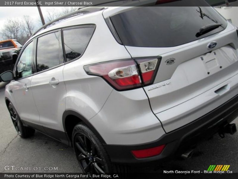 Ingot Silver / Charcoal Black 2017 Ford Escape SE