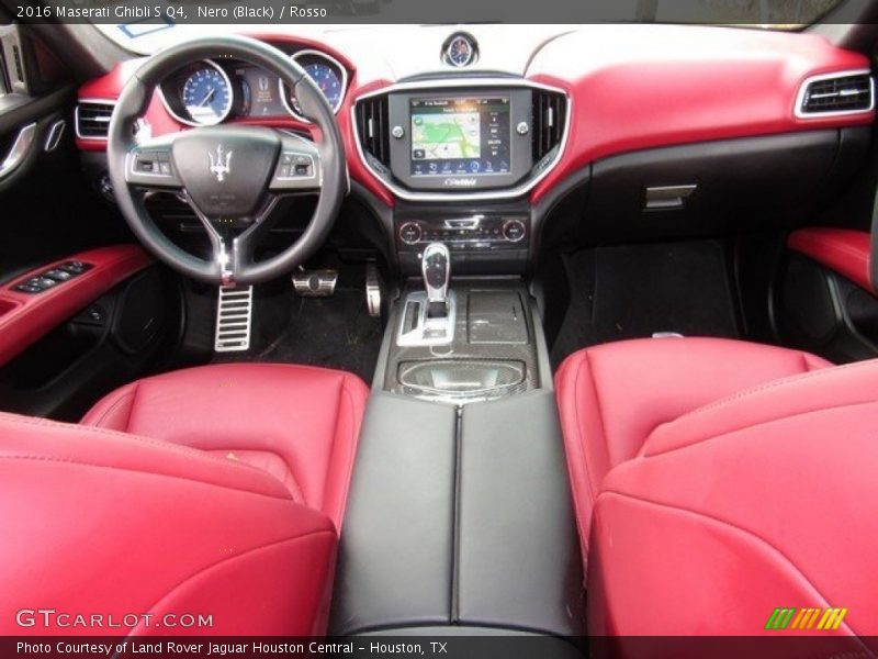 Dashboard of 2016 Ghibli S Q4