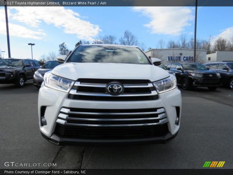 Blizzard White Pearl / Ash 2017 Toyota Highlander Limited