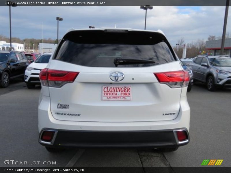 Blizzard White Pearl / Ash 2017 Toyota Highlander Limited