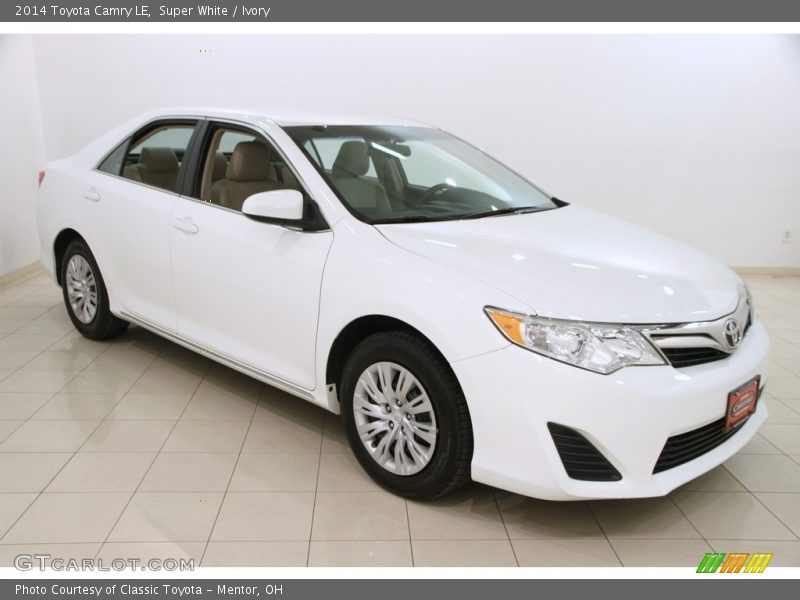 Super White / Ivory 2014 Toyota Camry LE