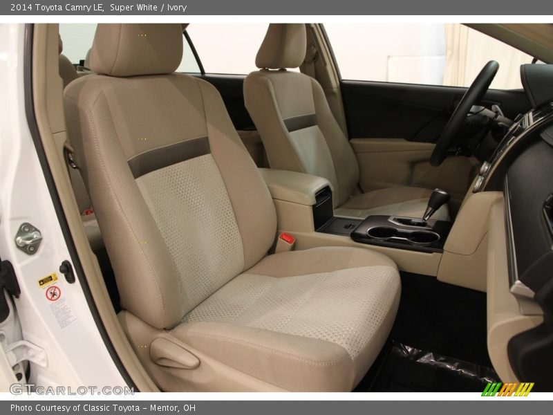 Super White / Ivory 2014 Toyota Camry LE
