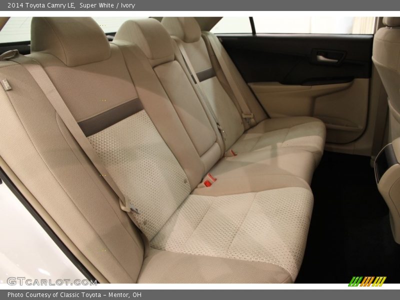 Super White / Ivory 2014 Toyota Camry LE