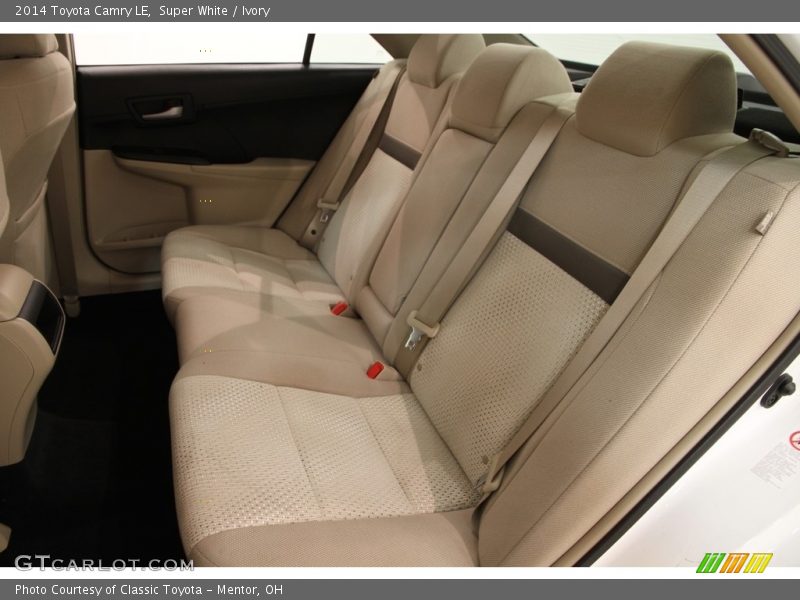 Super White / Ivory 2014 Toyota Camry LE