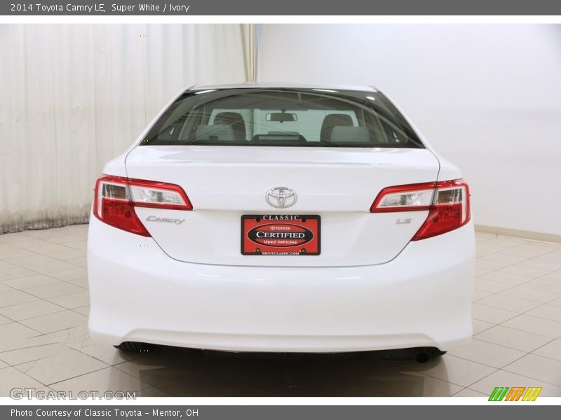 Super White / Ivory 2014 Toyota Camry LE