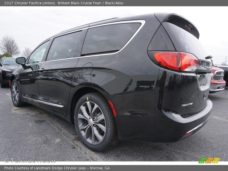 Brilliant Black Crystal Pearl / Black/Alloy 2017 Chrysler Pacifica Limited