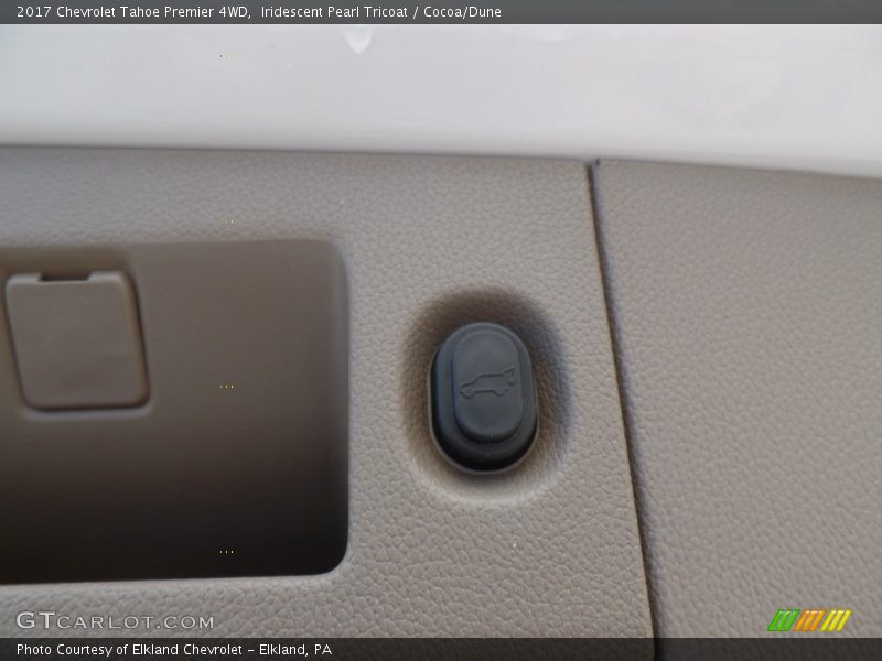 Iridescent Pearl Tricoat / Cocoa/Dune 2017 Chevrolet Tahoe Premier 4WD