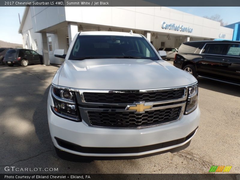 Summit White / Jet Black 2017 Chevrolet Suburban LS 4WD