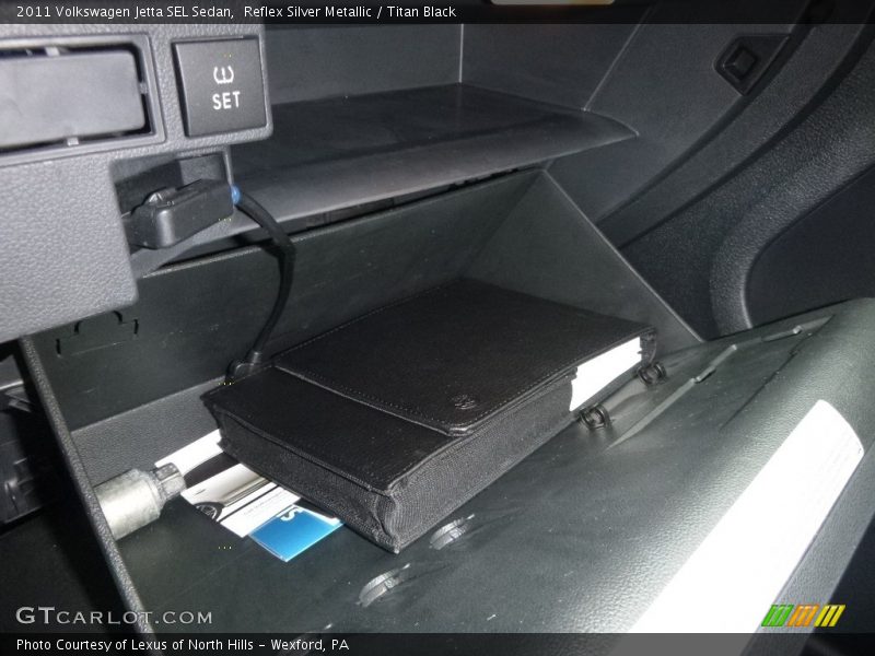 Reflex Silver Metallic / Titan Black 2011 Volkswagen Jetta SEL Sedan